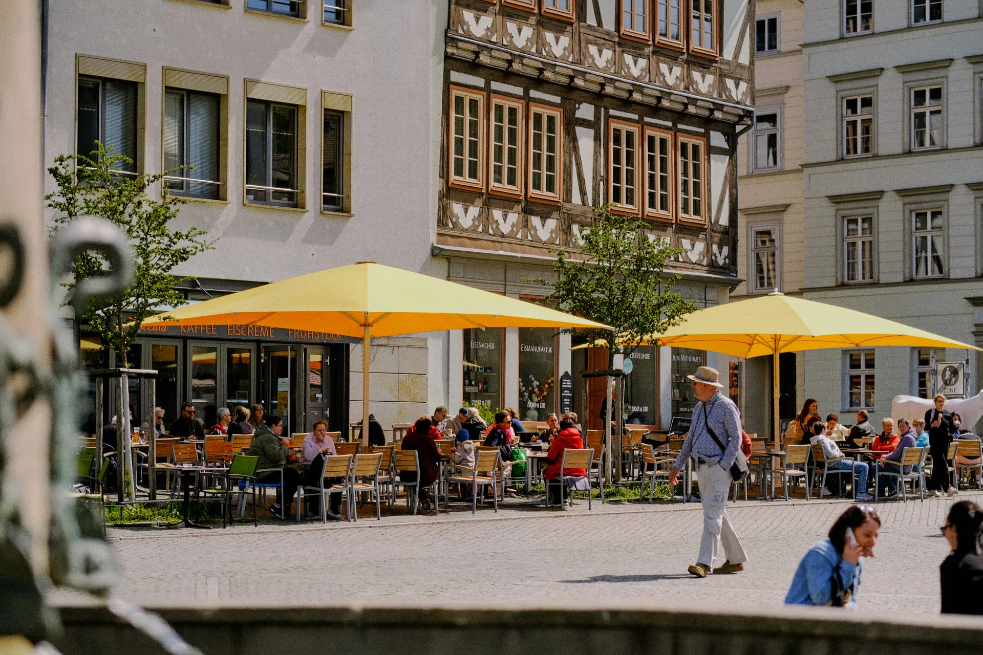 Sonnenterrasse am Marktplatz mit Blick auf die Georgenkirche