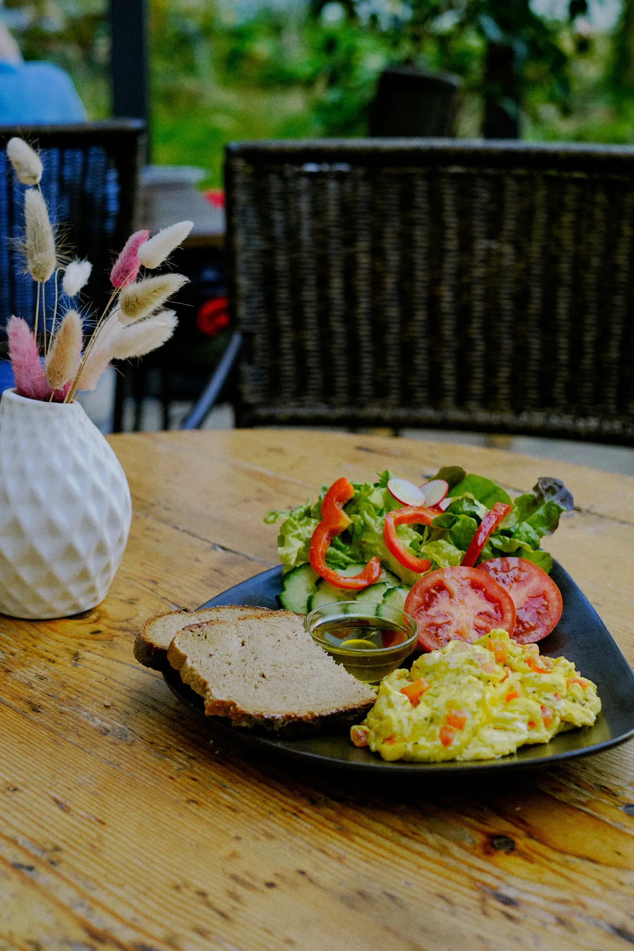 Bio-Eier und frisches Brot vom Hof Holzliethe